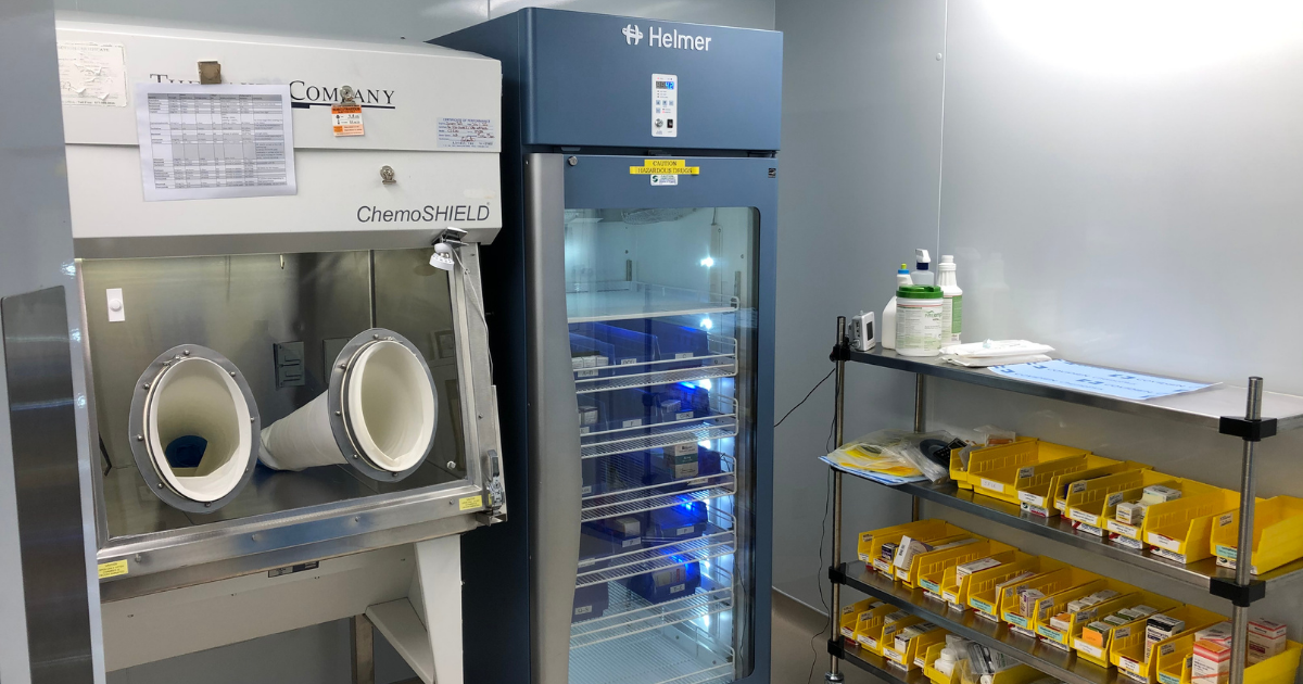 Compounding Cleanroom for IV Solutions and Chemotherapy MECART