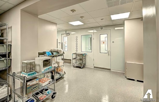 550 x 354 - cleanroom - clinical research - A & A photos