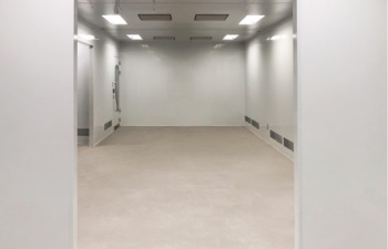 ISO 7 Cleanroom for Nutraceutical Industry - 550 x 354 - through door view