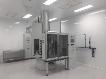 inside cleanroom iso 8 mecart