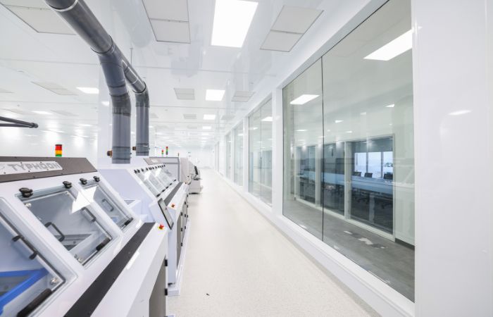 _CLASS 10,000 CLEAN ROOM FOR SMT MANUFACTURING IN A SEMICONDUCTOR FAB