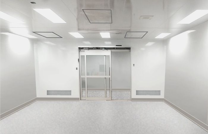  ISO 7 CLEANROOM FOR ELECTRONIC COMPONENT PRODUCTION